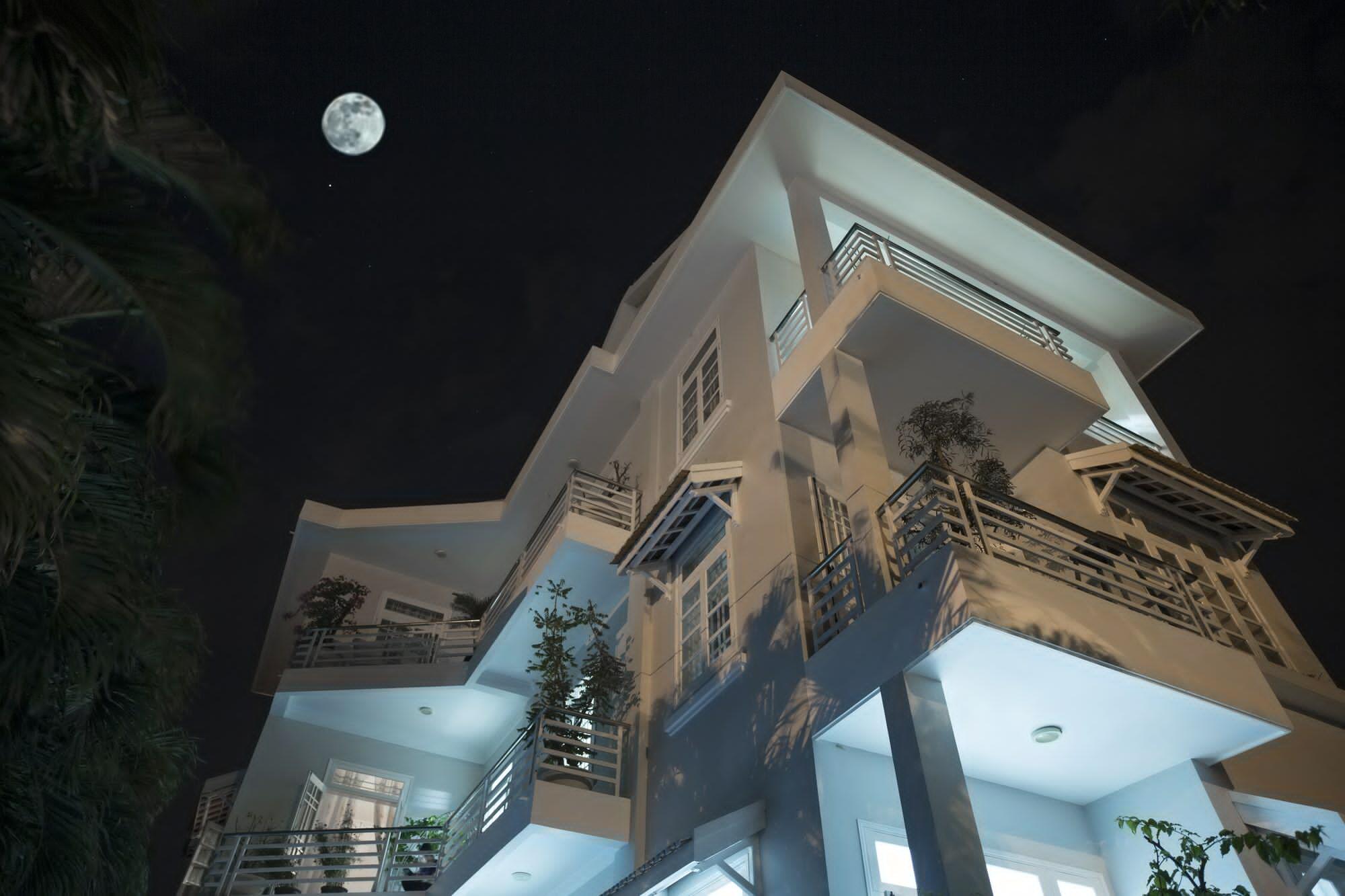 The Moon Villa هوي ان المظهر الخارجي الصورة